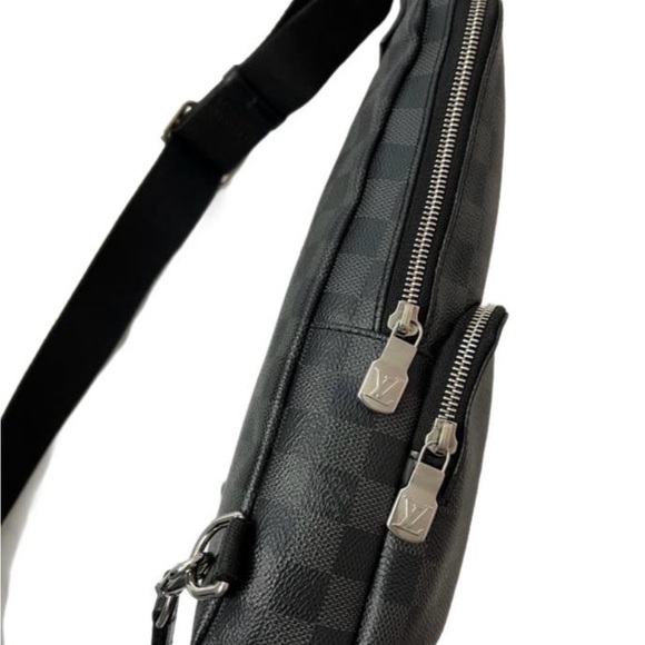 Authentic Louis Vuitton Mens Avenue Sling Bag - Picture 4 of 12